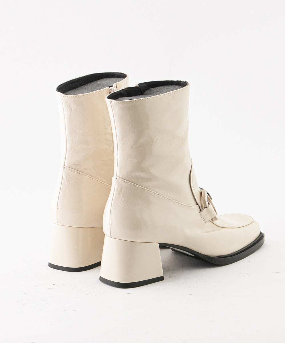 ZINDA SAMPLE - JANA WHITE LEATHER ANKLE BOOT