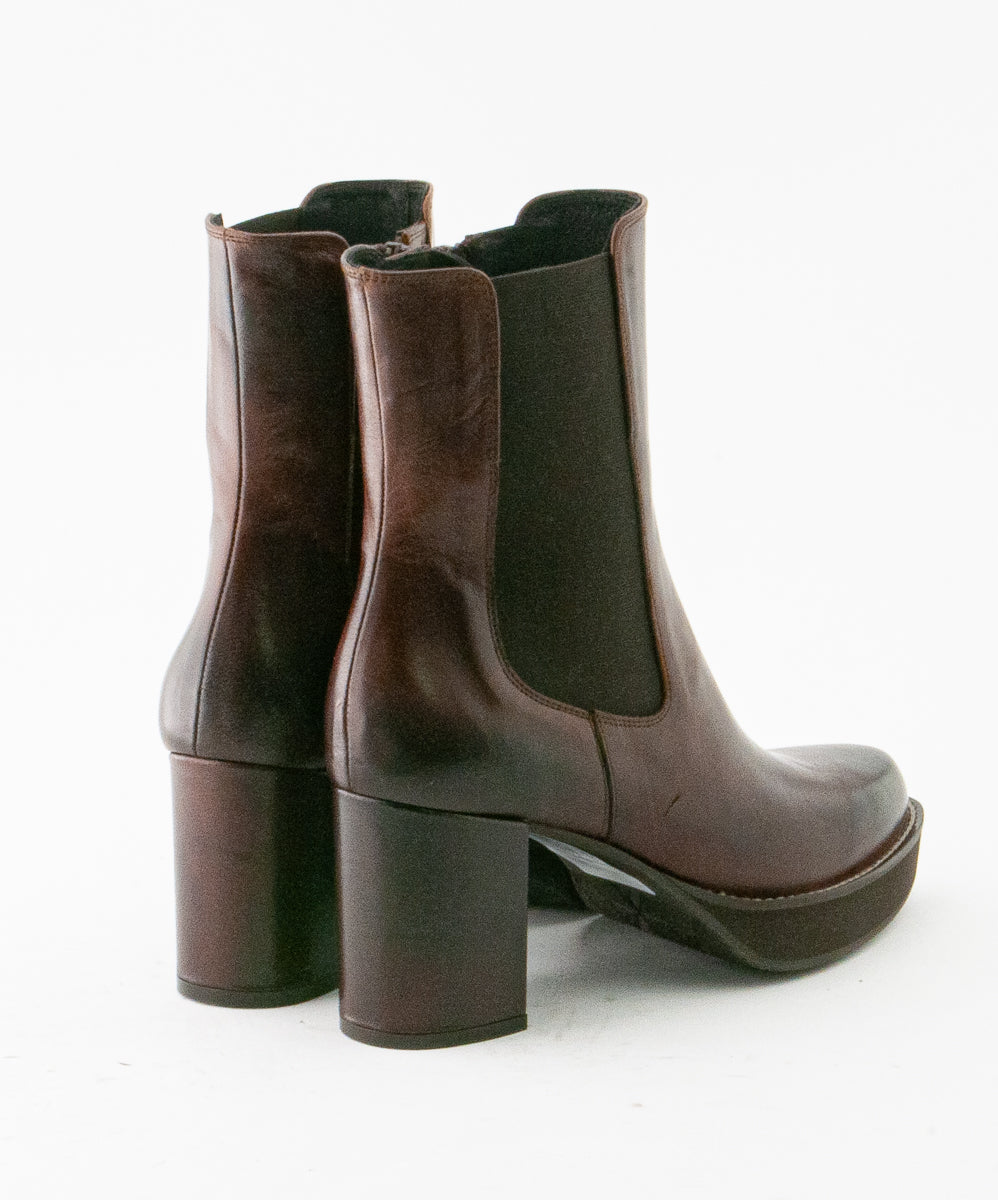 ZINDA SAMPLE - DORIS DARK BROWN LEATHER PULL ON BOOT