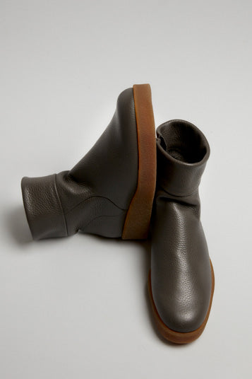 ARCHE SAMPLE - COMYKA GREY ANKLE BOOTS