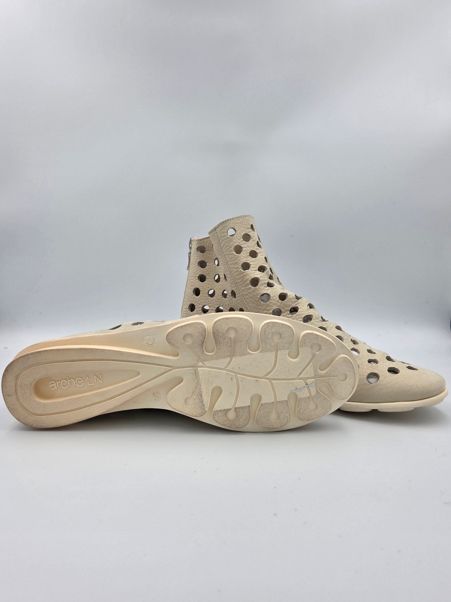 ARCHE SAMPLE - DATO CREAM SUMMER ANKLE BOOT