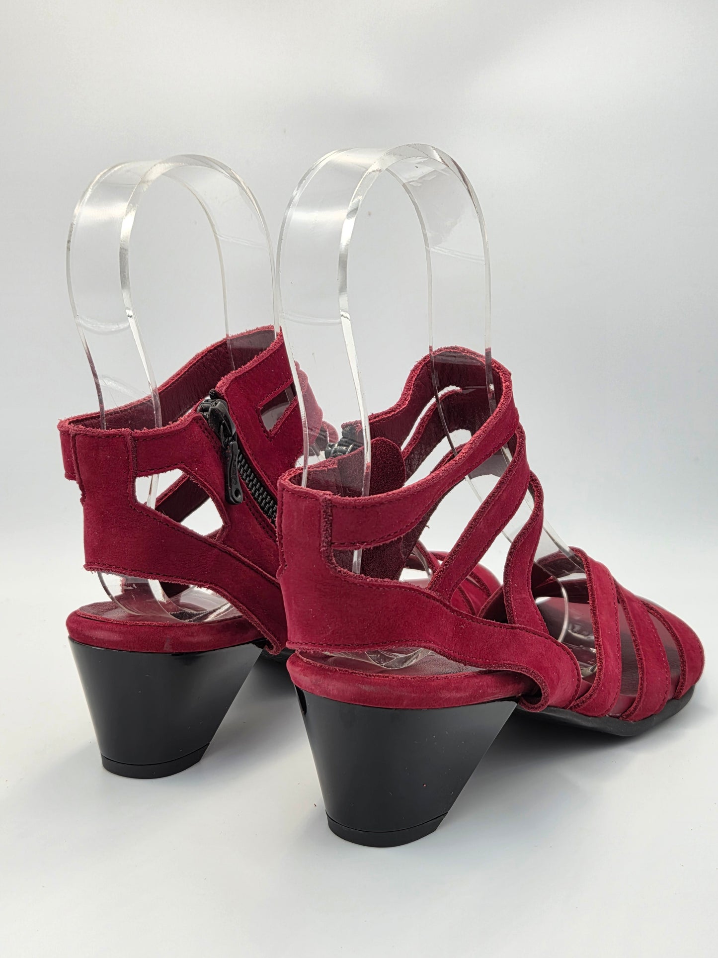ARCHE SAMPLE - IZIAIS BURGUNDY HEELED LEATHER SANDAL