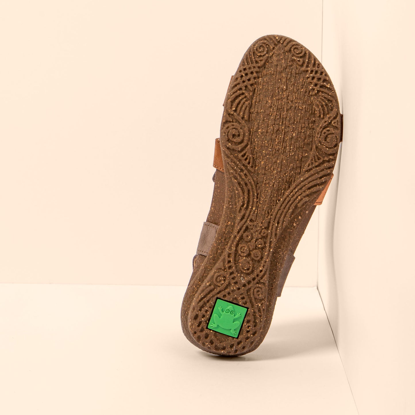 EL NATURALISTA WAKATAUA N5079S BROWN & TAN LEATHER SANDALS