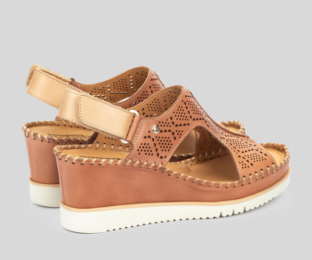 PIKOLINOS SAMPLE - AGUADULCE W3Z-1775 LIGHT TAN WEDGE SANDAL