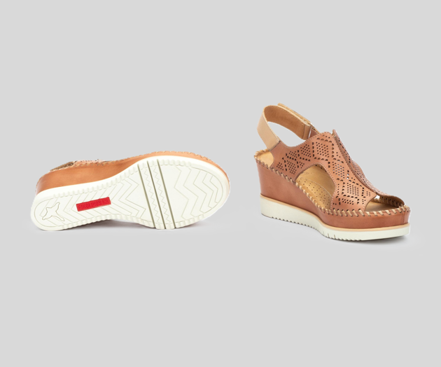 PIKOLINOS SAMPLE - AGUADULCE W3Z-1775 LIGHT TAN WEDGE SANDAL