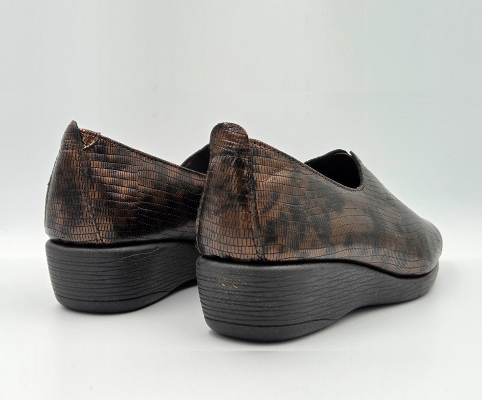 FLEX & GO ADORING BROWN LOAFER