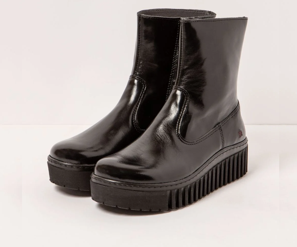 BRIGHTON 1531 PATENT BLACK BOOTS