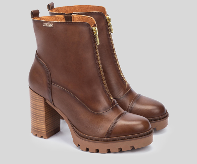 PIKOLINOS SAMPLE - CERVERA W1J-8829 LIGHT TAN LEATHER BOOTS