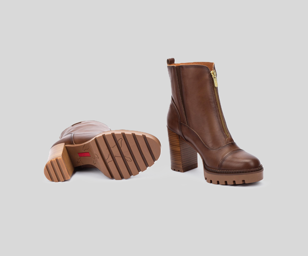 PIKOLINOS SAMPLE - CERVERA W1J-8829 LIGHT TAN LEATHER BOOTS