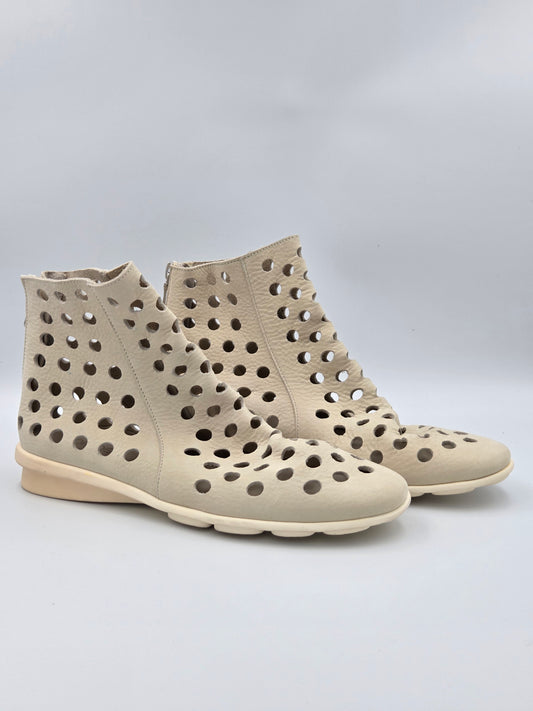 ARCHE SAMPLE - DATO CREAM SUMMER ANKLE BOOT