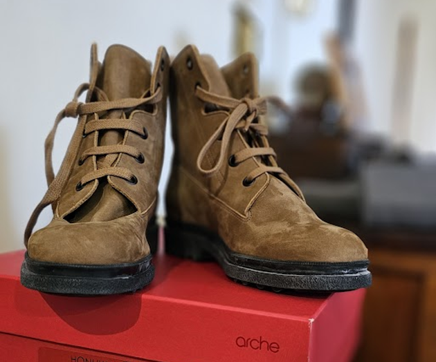 HONUWA TAN NUBUCK LACE UP BOOTS