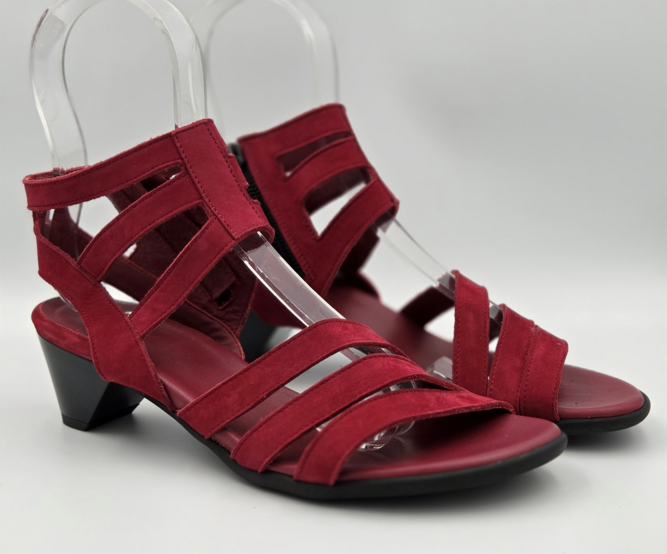 IZIAIS BURGUNDY HEELED LEATHER SANDAL