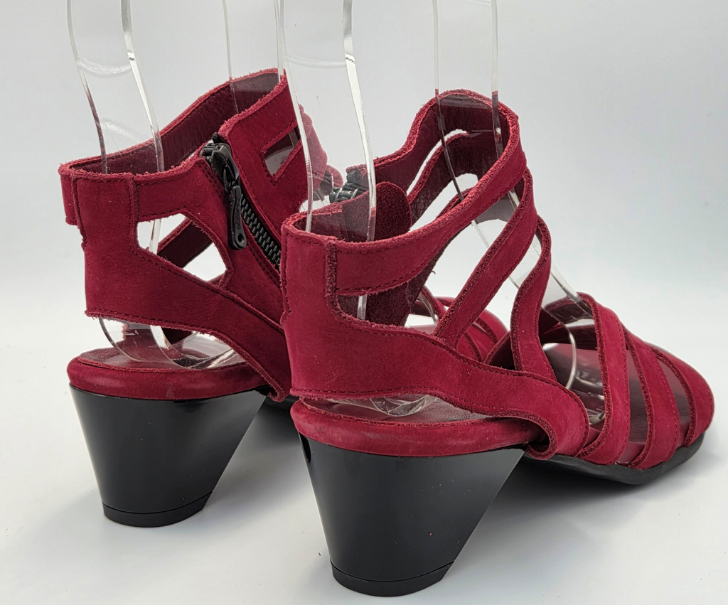 IZIAIS BURGUNDY HEELED LEATHER SANDAL