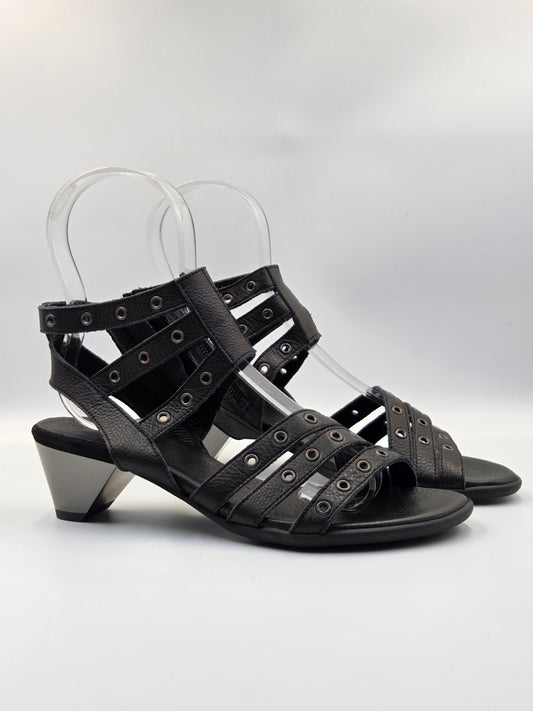 ARCHE SAMPLE - IZIANA BLACK LEATHER HEELED SANDAL