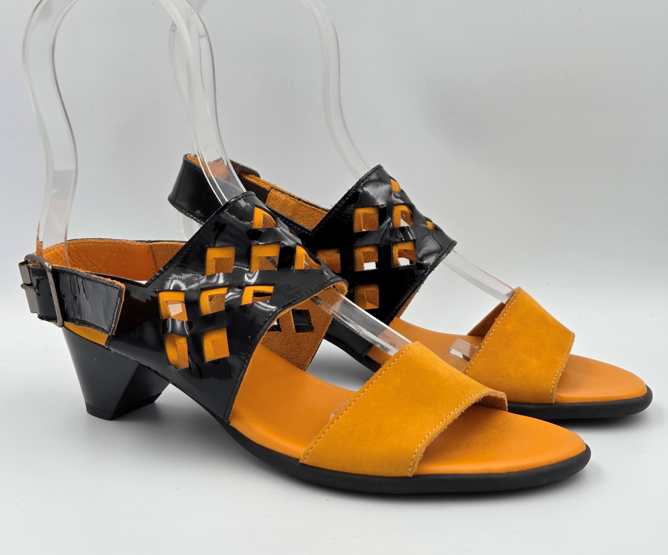 IZIBEL BLACK & YELLOW HEELED SANDAL
