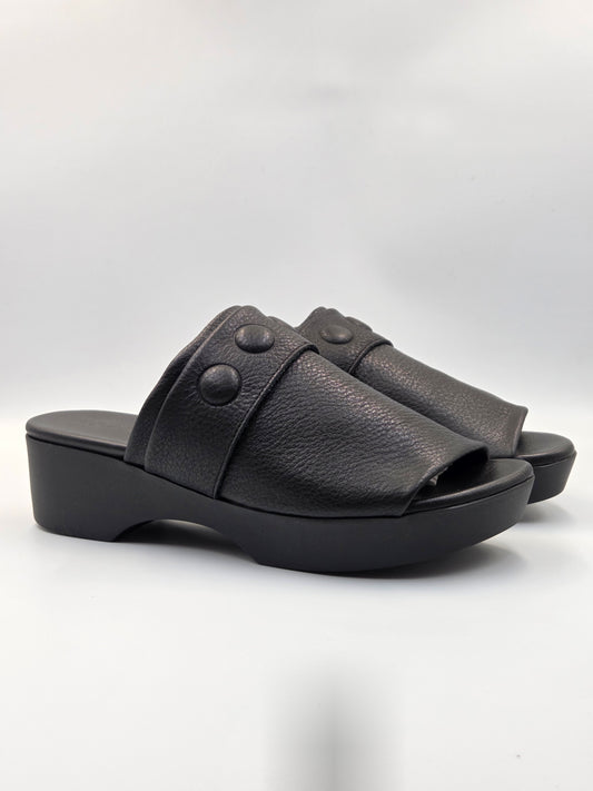 ARCHE SAMPLE - KIMBOW BLACK SLIDE