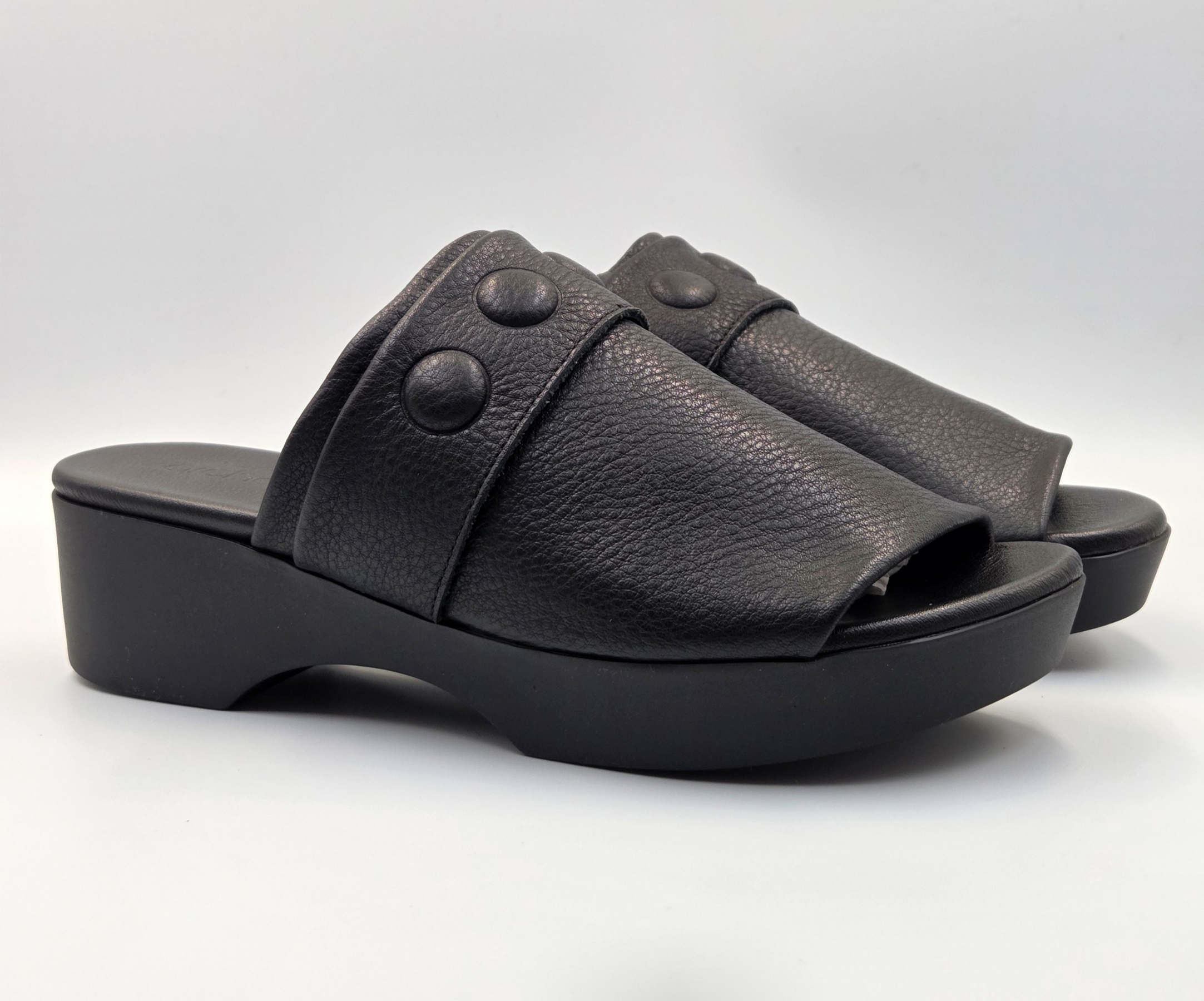 KIMBOW BLACK WEDGE SLIDE