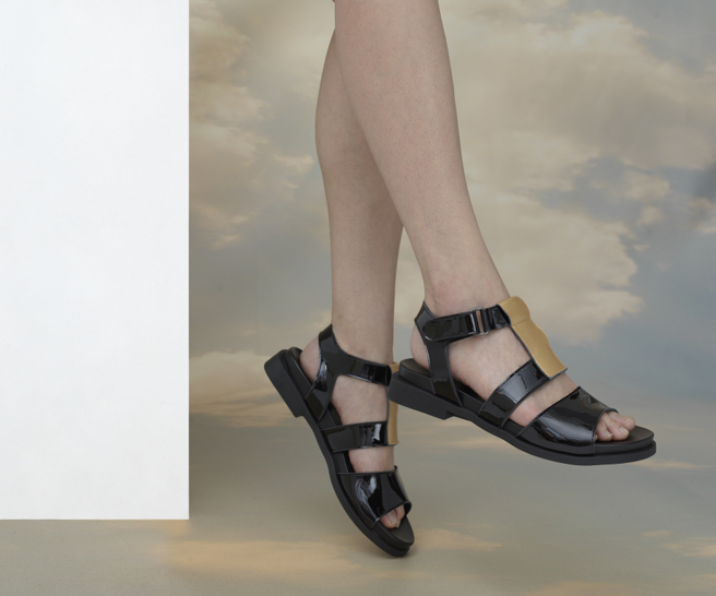 MAKOTA BLACK PATENT & GOLD FLAT SANDALS