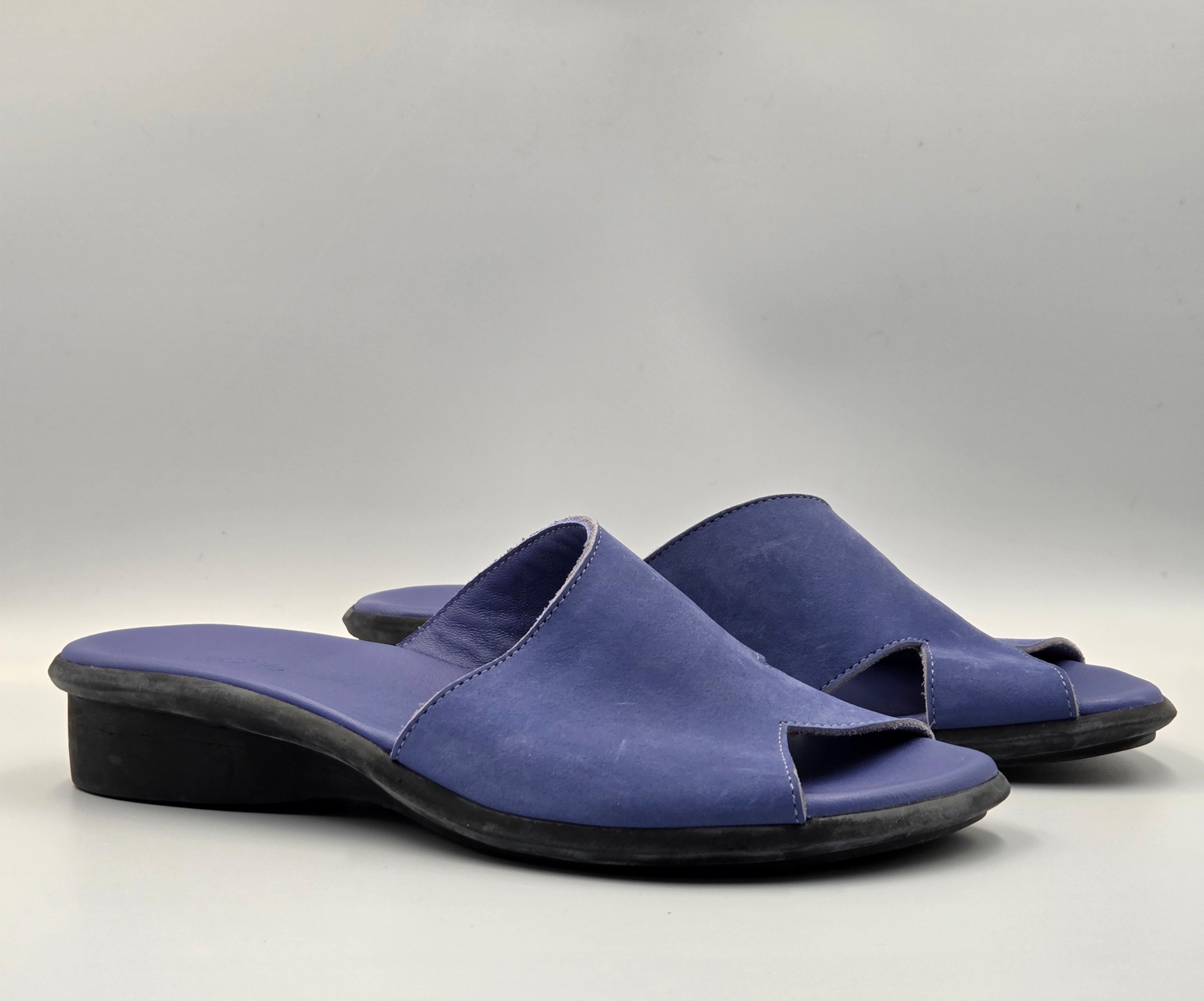 SALINA MAUVE SLIP ON