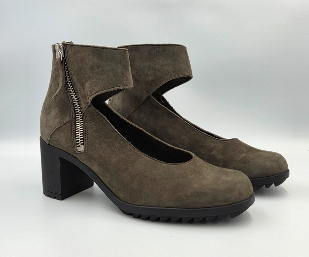 SHEYLA GREY NUBUCK HEEL