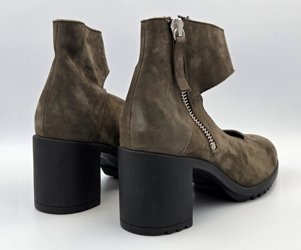SHEYLA GREY NUBUCK HEEL