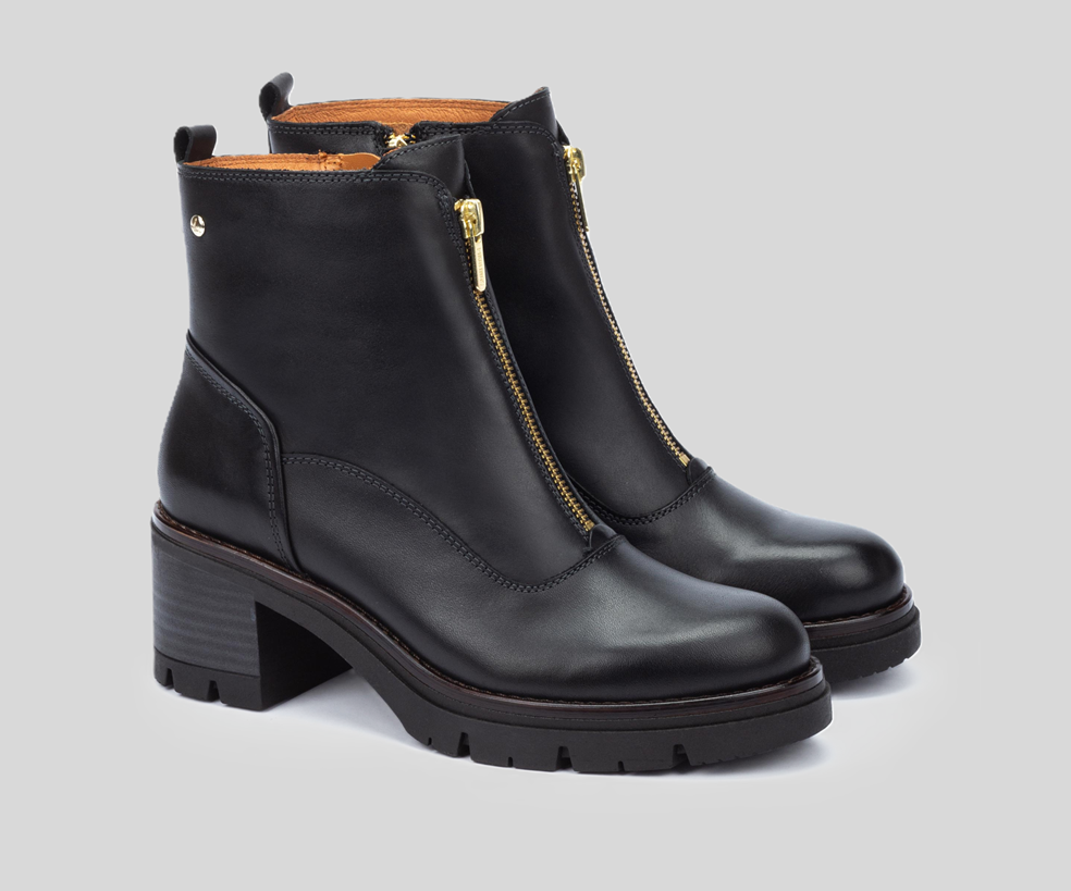 PIKOLINOS SAMPLE - SORIA W0B-8626 BLACK LEATHER ANKLE BOOT