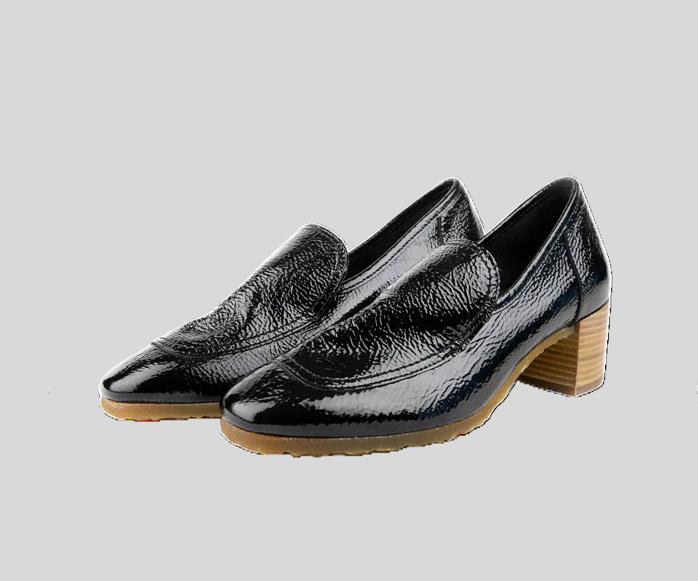 SOUAKO BLACK PATENT HEELED LOAFER