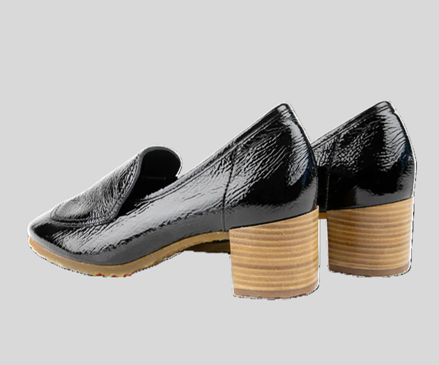 SOUAKO BLACK PATENT HEELED LOAFER