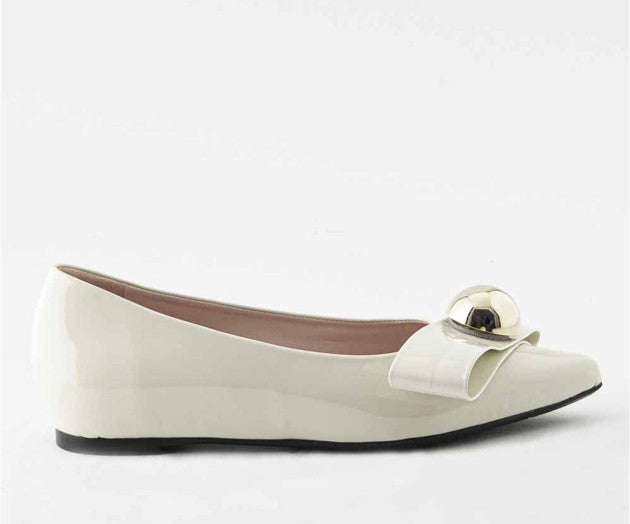 RAS SHOES SAMPLE - SYMBOL 8205 PATENT CREAM BALLERINA