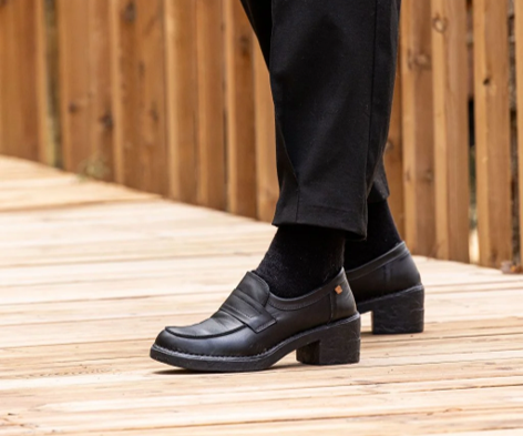 TICINO N5667 BLACK LEATHER HEELED LOAFER