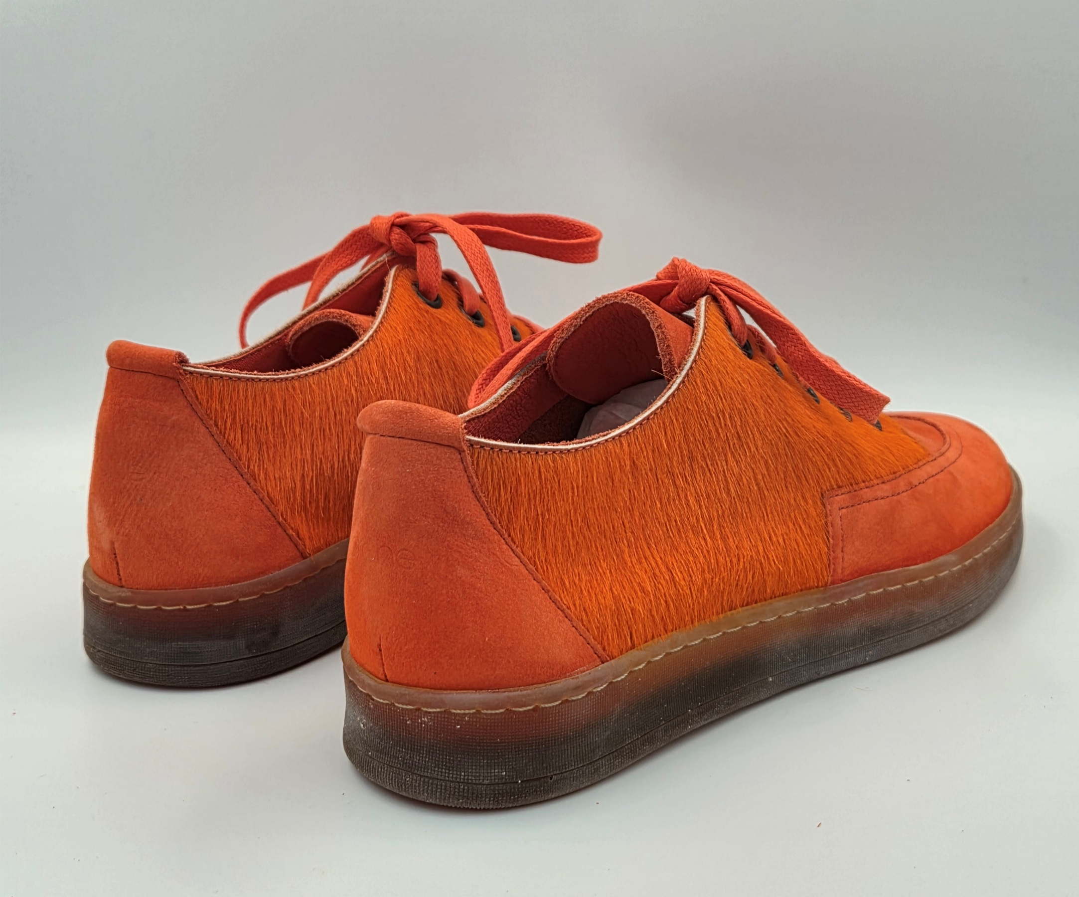VANAME ORANGE COWHIDE SNEAKER